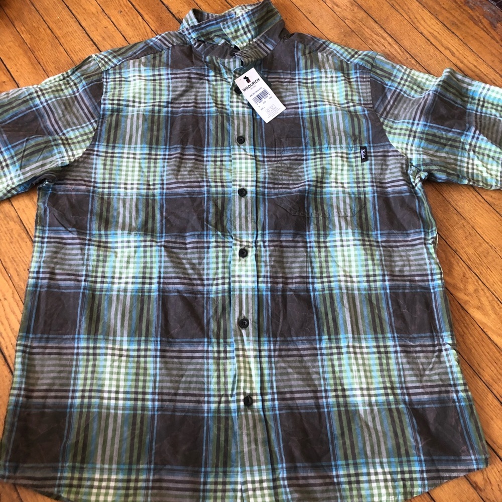 Woolrich Button Down Short Sleeve !
